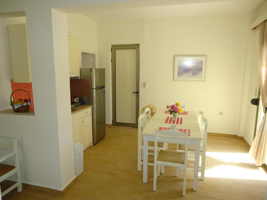 Almyra Apartments & Suites Sfakaki Room photo